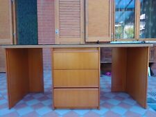 Scrivania doppia con ripiano in vetro e mensola