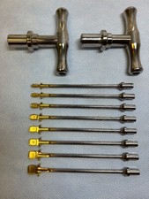 Set di 8 distanziali sintetizzatori 389.741-389.748 con 2 maniglie a T 394.951 (US 572)