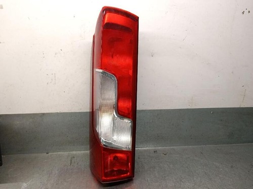 20620751 piloto trasero