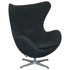 SEDIA ORIGINALE 1996 TIMBRATA FRITZ HANSEN UOVO IN TESSUTO NERO/GRIGIO