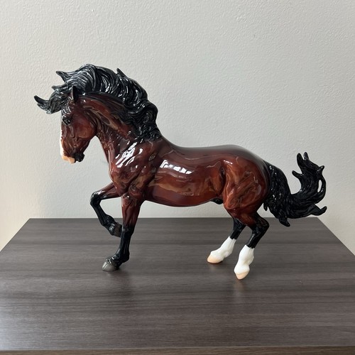 Breyer bolero 2023 collector - breyer,