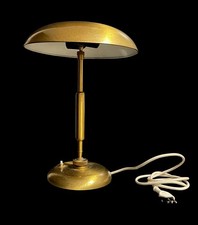 Lampada da tavolo orientabile