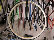 VINTAGE KENDA 28 X 1-1/2 BICI BICICLETTA MOTO PNEUMATICO NYLON NOS PARETE BIANCA