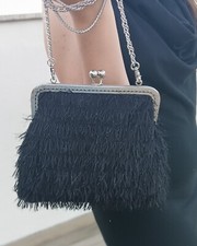 BORSA ELEGANTE CON PENERI CHIUSURA CLIC CLAC CM 19X23