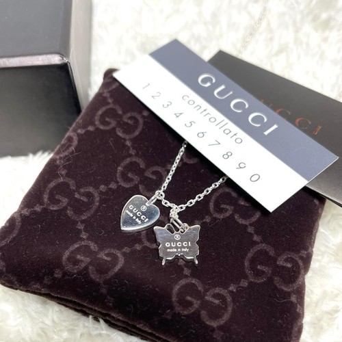 Collana con ciondolo - , farfalla