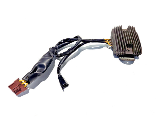 Regolatore tensione - regolatore,