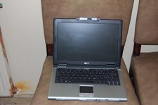 Acer Travelmate 3040 con accessori