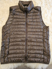 Uniqlo 90% piumino gilet v chiaro ma caldo puffa marrone M ascella ad ascella 21ins