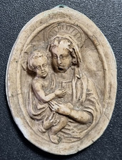 Antica scultura immagine sacra Madonna con Bambino in scagliola del primo 800
