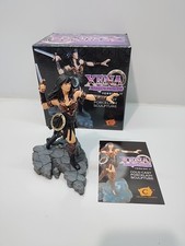 scultura porcellana xena