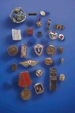 LOTTO STOCK MEDAGLIE -DISTINTIVI-GUERRA MILITARE 