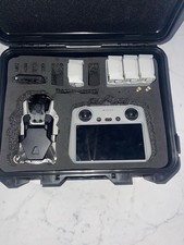 Drone DJI Mini 3 Pro radiocomando RC + Fly More Combo (con 4 batterie)