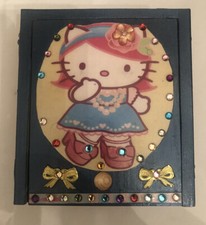 Tarina Hello Kitty Blue Wood