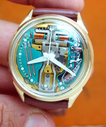 214 accutron spaceview 10kt
