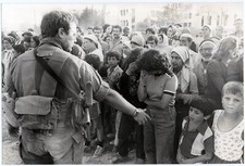 Yan Morvan Saida Juin 1982