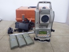 Nikon NST-10CHG Stazione Totale Attrezzatura Rilievo Teodolite con 2 Batterie Testate