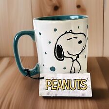 NUOVA tazza in gres Peanuts "Freckled Joy" Snoopy Standing Teal Freckle Dots 17 oz