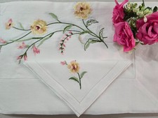 Tovaglia ricamata in puro lino