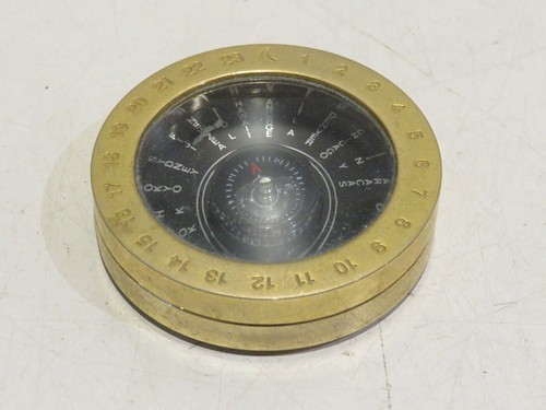 Vecchio calcolatore fuso - vecchio,