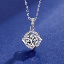1ct Moissanite Diamond Light