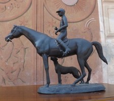 Scultura con fantino a cavallo e cane firmata h cm 41 giocatore di polo