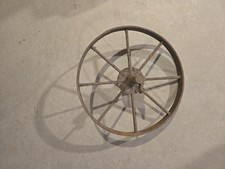 Antico aratro a spinta manuale