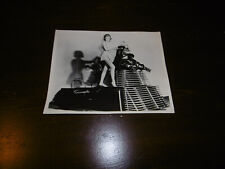 FOTO DI SCENA IL PIANETA PROIBITO CON ROBBY ROBOT DATATA 12 MAGGIO 1955