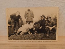 Soldato tedesco con contadini