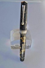 Stilografica Omas Extra Lucens produzione moderna in celluloide trasparente