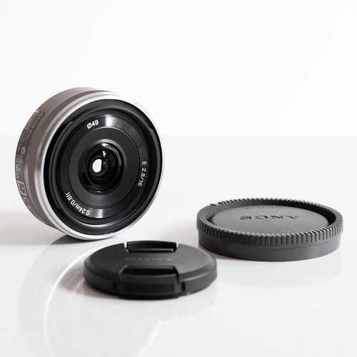 Sony 8 mirrorless - sony,