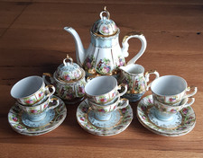 Vecchio servizio da caffè