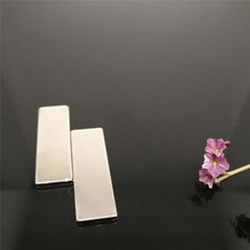 10 MAGNETI NEODIMIO 30X10X2 MM