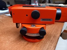 Livello ottico WILD Heerbrugg + contenitore originale WILD. Ottime condizioni