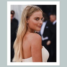 #1707 Margot Robbie 8x10