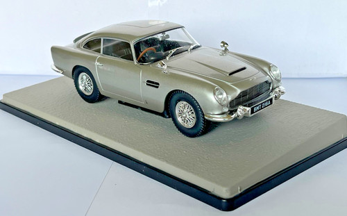 Voiture aston martin - aston, grise