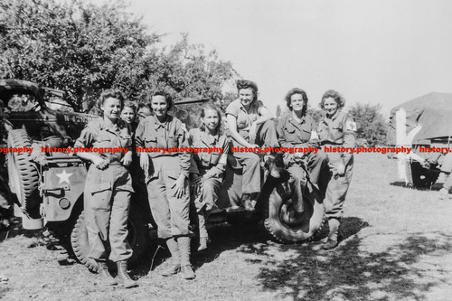F009706 nurses field - f009706,