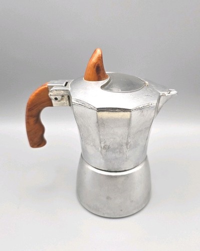 Caffettiera vintage con piano