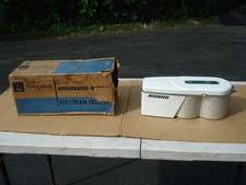 Gelatiera elettrica (congelatore) vintage Sear Maid of Honor revisionata e funzionante 2 qt