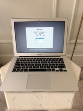 Apple Macbook Air 2011 -
