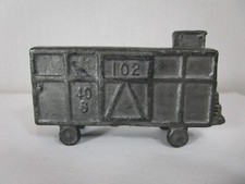Antico treno in ghisa auto