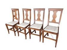LOTTO DI 4 SEDIE IN NOCE