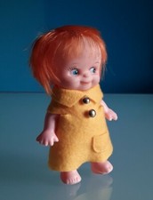 Bambola di gomma e plastica, vintage, Made in Hong Kong, altezza 15 cm.