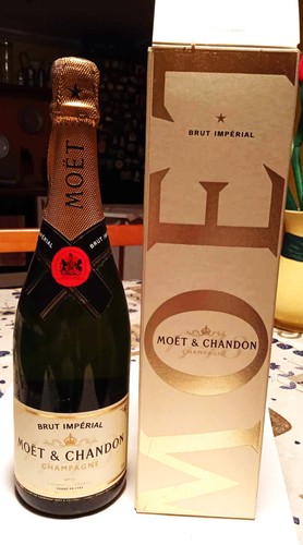 Bottiglia champagne moet - champagne,