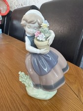 LLADRO #5223 "SPRING IS HERE"