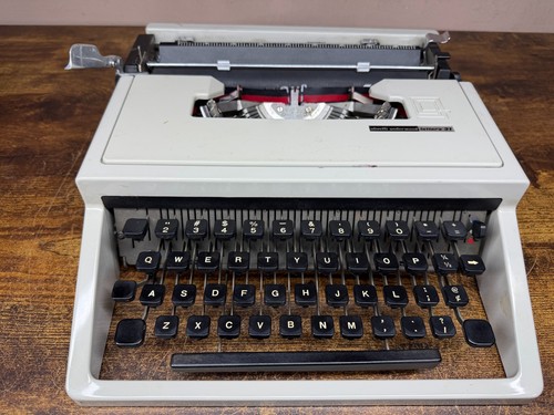 Serviced 1968 olivetti lettera - 1968,