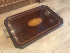 UN VASSOIO DA MAGGIORDOMO