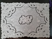 Set 3 centrini ricamati a mano ad intaglio in puro lino bellavia ricami