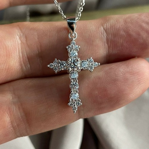 Ciondolo croce diamante