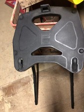 Portapacchi per bauletto Givi per moto o scooter