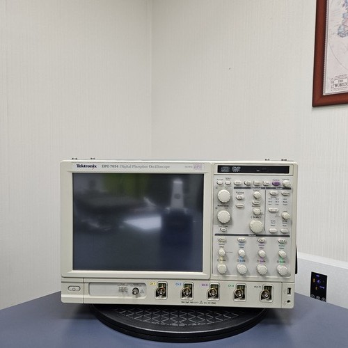 Tektronix dpo7054 - tektronix,